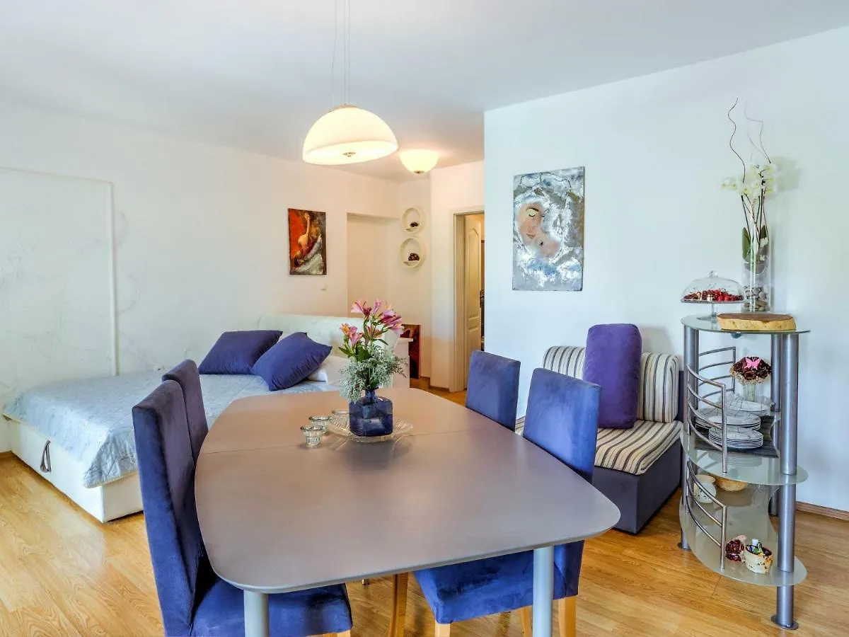 Apartment Karmen-2 Lovran 0*,  Croatia